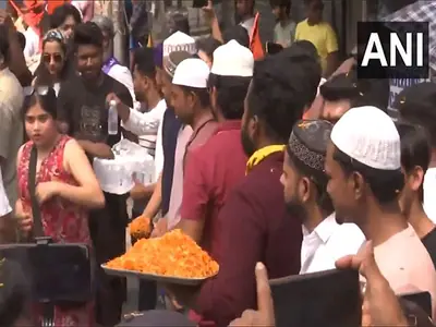 LIVE India News updates on April 6: Muslim youths join Ram Navami celebrations in West Bengal's Siliguri, distribute water bottles, shower flowers