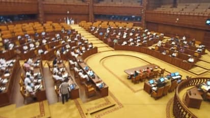 केरळ विधानसभेने राज्याचे नाव बदलून 'केरळम' करण्याचा नवा ठराव केला मंजूर