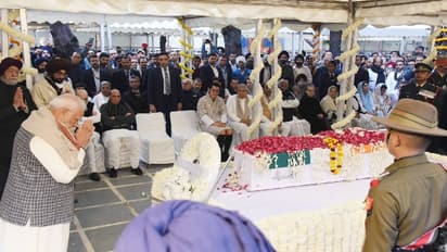 Narendra Modi paid last respects to Manmohan Singh Narendra Modi paid last respects to Manmohan Singh