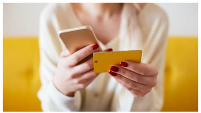 kuwait woman lost 1710 dinars in money fraud after sharing her otp