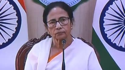 Mamata Banerjee SLAMS Waqf Bill