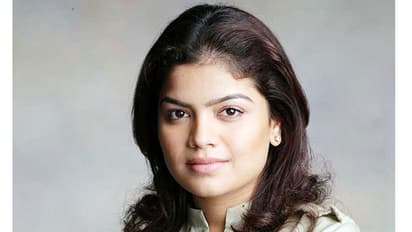 Poonam Mahajan