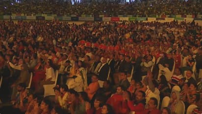 watch viral video over 35000 indians sing vande mataram at pm modi at Ahlan Modi event bsm