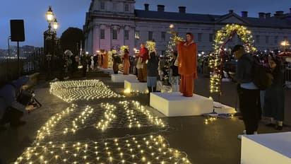 Varanasi-Style Ganga Aarti Held On London's Thames For First Time, Draws Thousands To Ceremony!