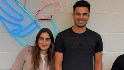 Arjun-Tendulkar-Saniya-Chandok-Engagement