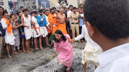 Hassan DC Lathakumari Participates in Siddeshwara Kendo Utsav 