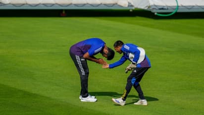 Jasprit-Bumrah-respect-Raghu-Viral-Photo