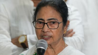 उपराष्ट्रपति पद से इस्तीफा देने पर ममता बनर्जी ने दी प्रतिक्रिया