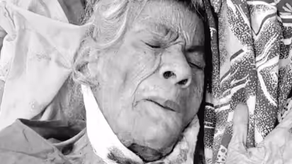 Family abandons old mother in Ayodhya