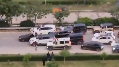 22 car convoy blocks road