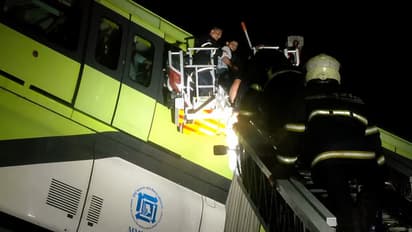 Monorail Breaks Down