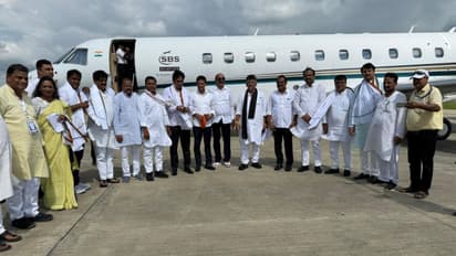 Karnataka 10 MLA fly to Bihar with DK Shivakumar