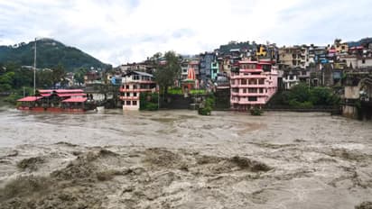  भूस्खलन और बारिश के कारण दिल्ली-एनसीआर में सप्लाई चेन प्रभावित