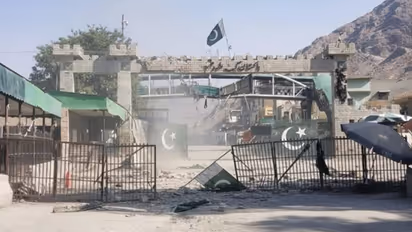 Pakistan Afghan Fight