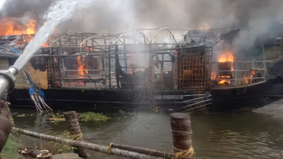 house boat fire