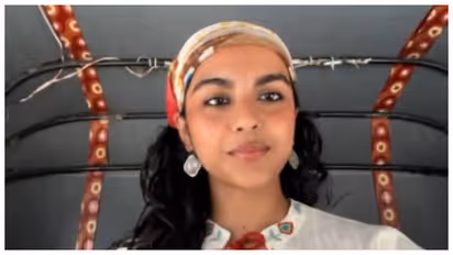 Viral Bandana Girl