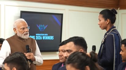 PM Modi Meets CWG Medal Winners