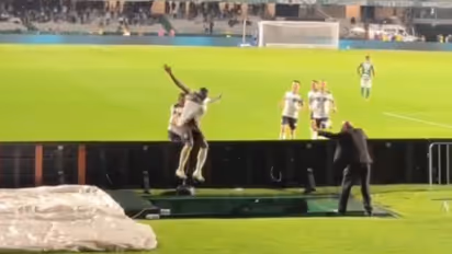 Player Jump to Tunnel