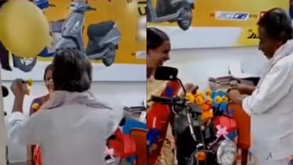 Elderly Man's Bike Purchase Turned into Wholesome Moment