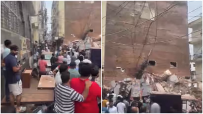 delhi building collapse