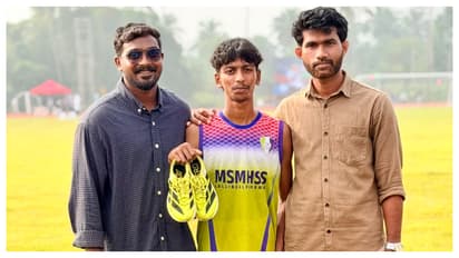 വൈഷ്ണവ് കോച്ച് ഉബൈദുള്ളയ്ക്കും ട്രെയിനർ മുബഷീറിനുമൊപ്പം
