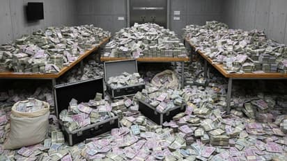 Maharashtra Bank Manager Robs Rs 1 58 Crore