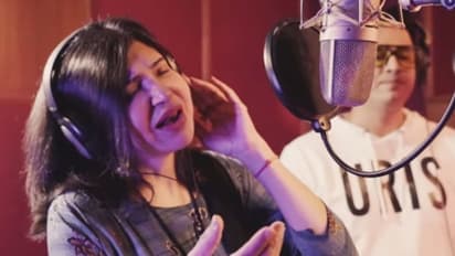 Alka Yagnik Diagnosed With Rare Hearing Disorder