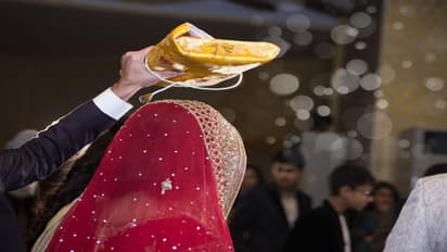 Bride cancels  wedding procession returns