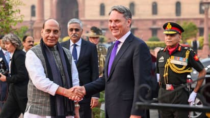 Rajnath Singh congratulates Richard Marles 
