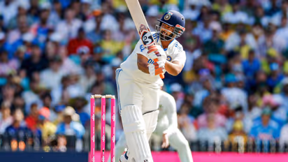 Rishabh Pant plays shot