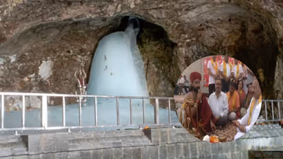 Vishwa Hindu Parishad (VHP) performs first puja for Amarnath Yatra (Photo/ANI)