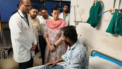 Aitishi meets with the people injured in plane crash (Photo/@AtishiAAP)