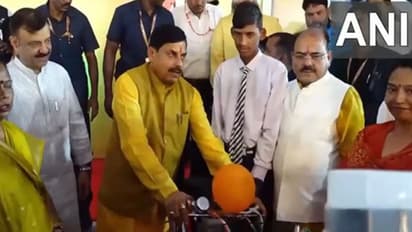 MP CM Mohan Yadav distributes free bicycles