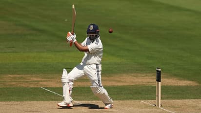 rishabh pant plays shot