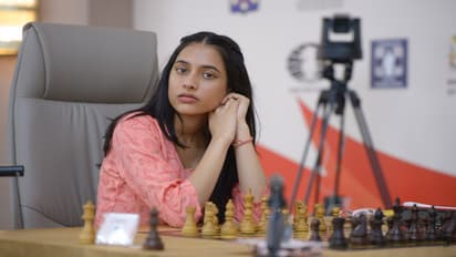 𝐃𝐢𝐯𝐲𝐚 𝐃𝐞𝐬𝐡𝐦𝐮𝐤𝐡