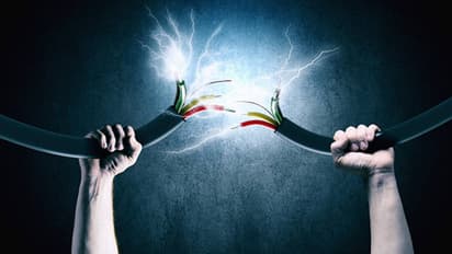 Current flowing in open power wire