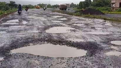 Mumbai Goa Potholes
