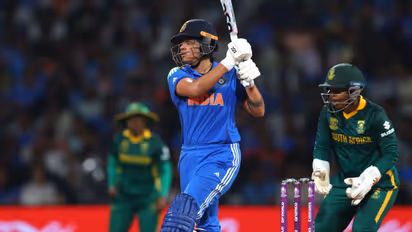 Shefali Verma Plays shot IND W vs SA W Final