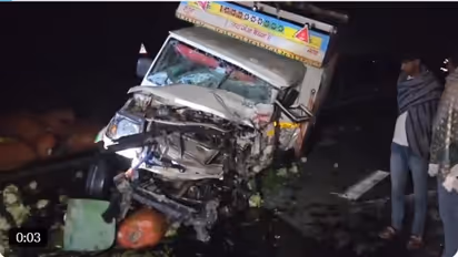   sambhal ganga expressway road accident hayat nagar pickup car collision death