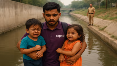 noida zepto delivery boy saves children from drain