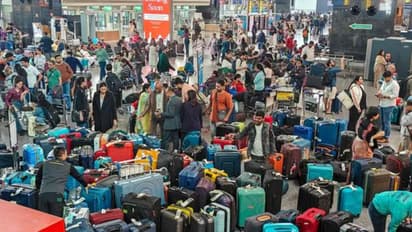  indigo flight crisis 400 flights cancelled across india airports chaos