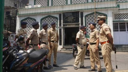 delhi kalkaji family suicide kapoor family found hanging depression note