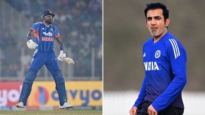 Hardik Pandya Six hits Cameraman