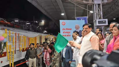 Mohan Yadav flag off bhopal dhanbad chopan express