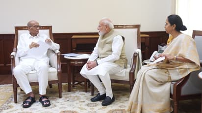 PM Modi Meets Supriya Sule and Sharad Pawar