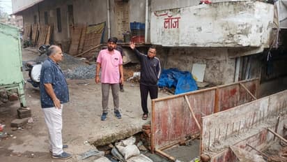 Raigarh Civic Drive Municipal Commissioner Inspects Drainage System Orders Encroachment Removal Plan
