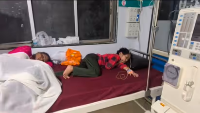 nalasopara birthday cake dead lizard 11 hospitalized food poisoning maharashtra food safety