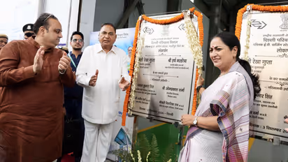 Rekha Gupta flag off 50 EV buses
