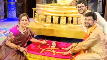 Couple Donates Yagnopaveetam  TTD