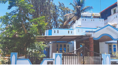 Lokayukta raids corrupt officials Bellary official owns 44 acres 14 sites 3 houses rav